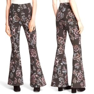 FREE PEOPLE Born to be Wild Size 2 Floral Print Super Flare Stretch Pants XS/S